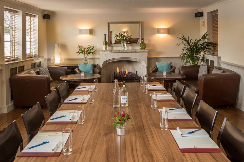 The Chequers Inn Beaconsfield Kültér fotó